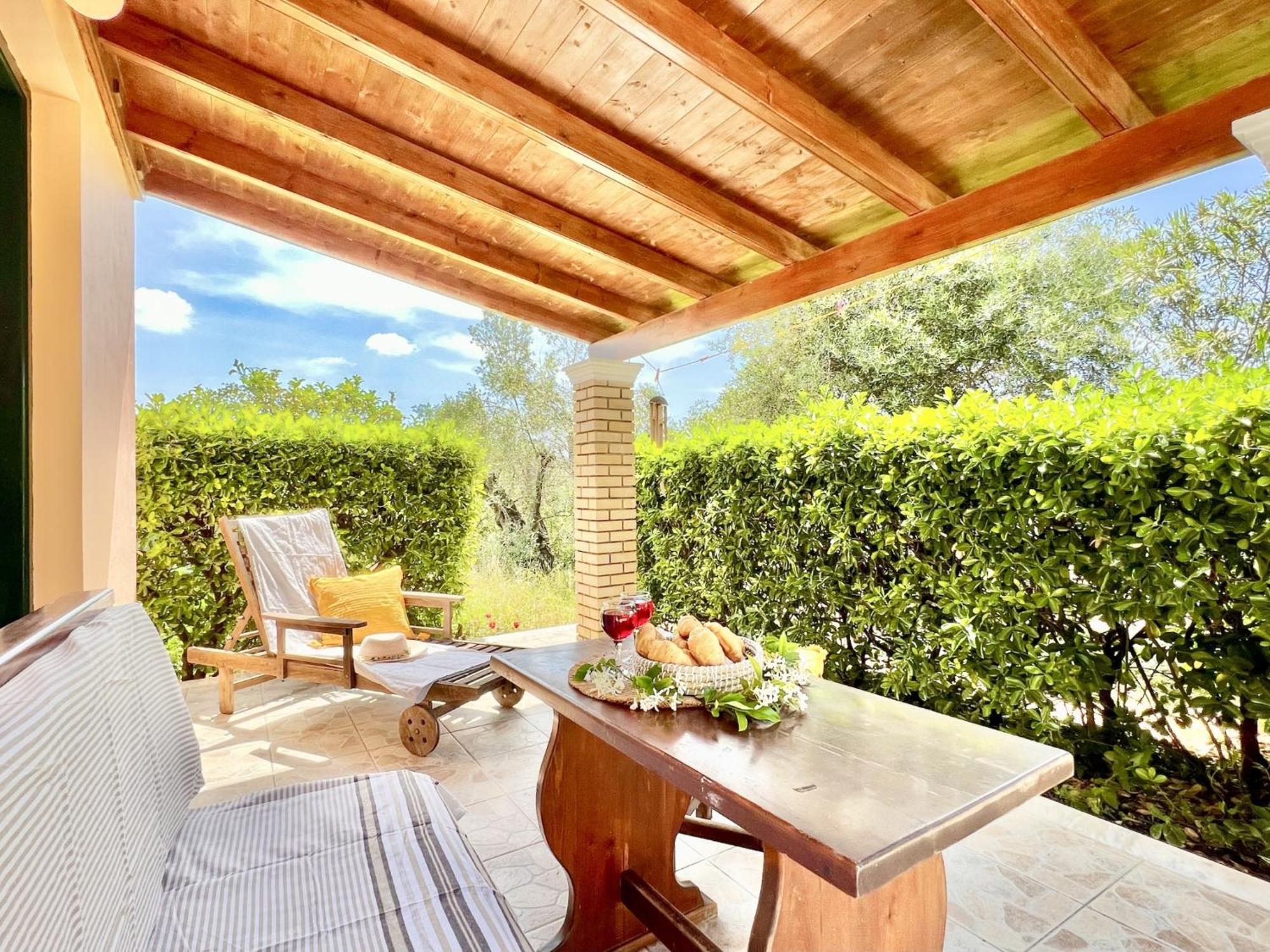 Renas Near By Dadovillas * Roda (Corfu)
